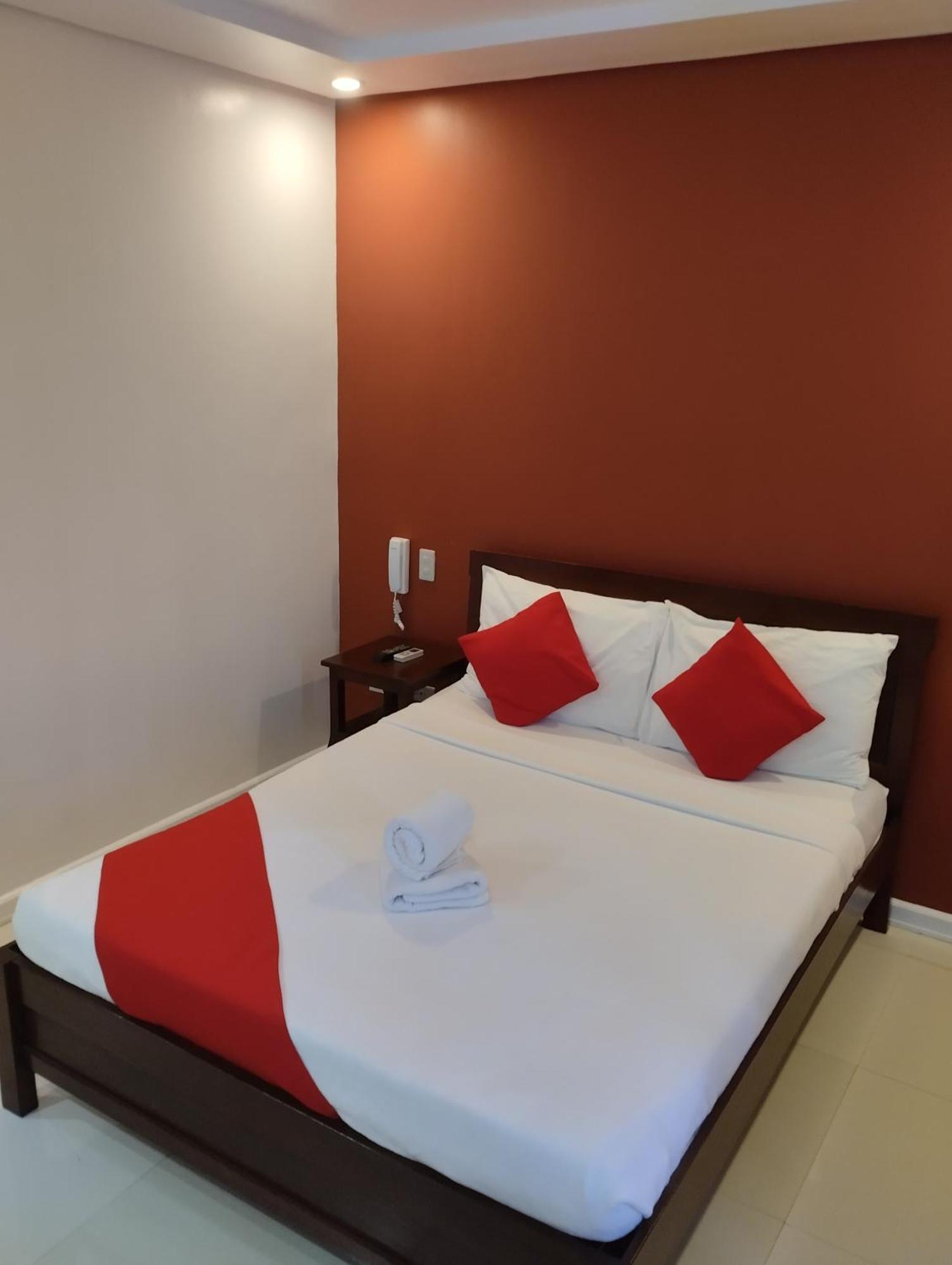 Royale Parc Hotel Puerto Princesa Palawan Bagian luar foto